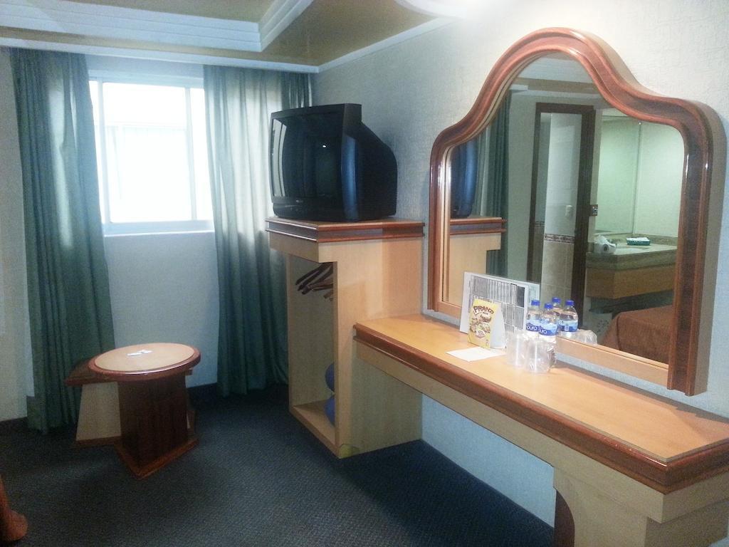 Hotel Los Reyes La Paz Room photo